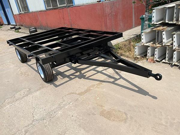 機(jī)場行李拖車